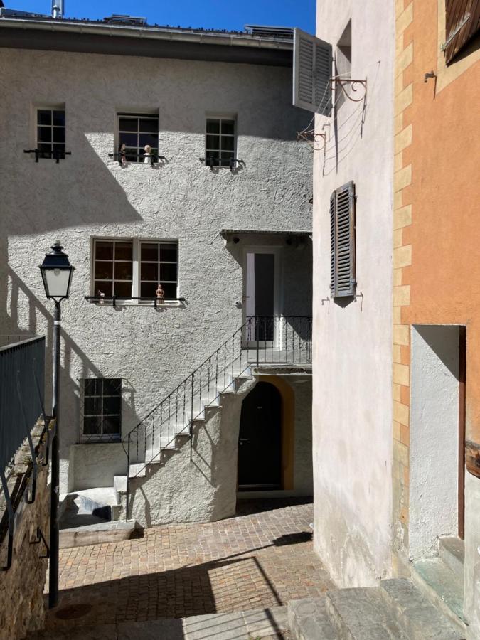 La Lombardie - Charme Et Tranquillite Sion Exterior photo